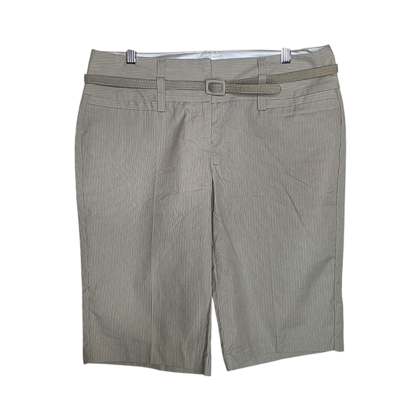 Maurices Womens Knee Length Bermuda Shorts Tan Size 8 - Picture 1 of 7